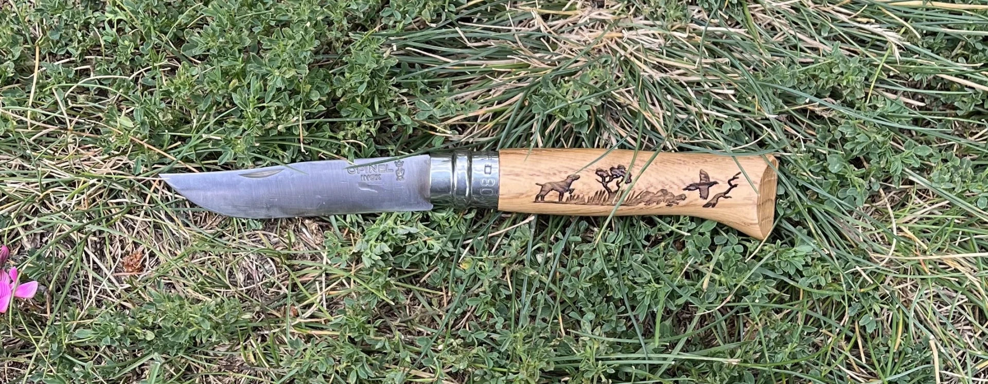 Navaja de Bolsillo Opinel N°08 con Grabado Animalia Perro