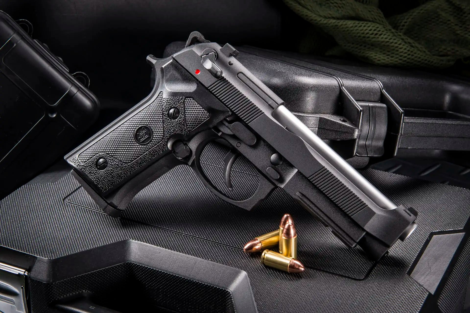 Pistola Airsoft de Gas KJ WORKS GBB M9 IA Full Metal