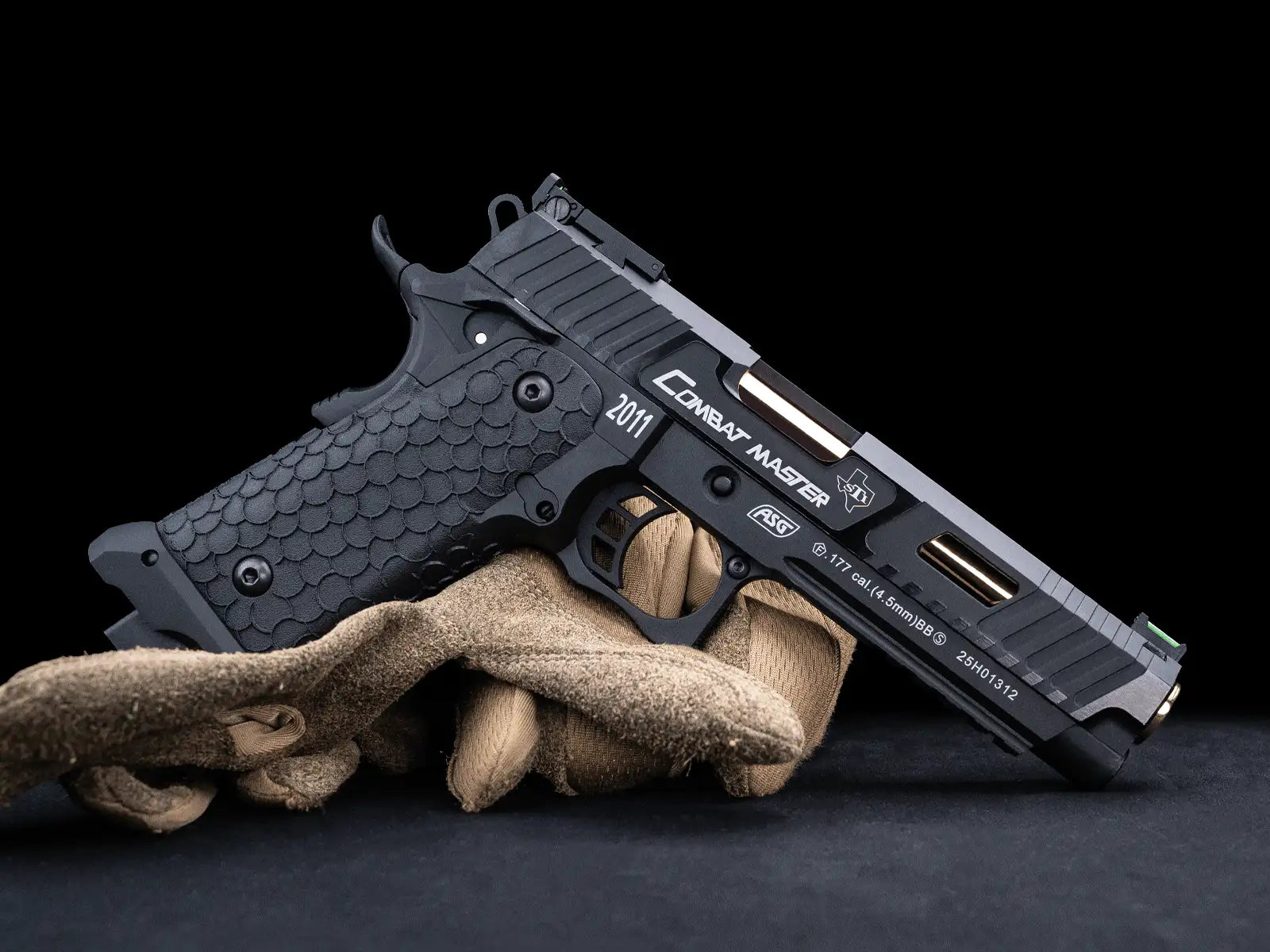 Pistola de Aire Comprimido CO₂ ASG Combat Master Blowback