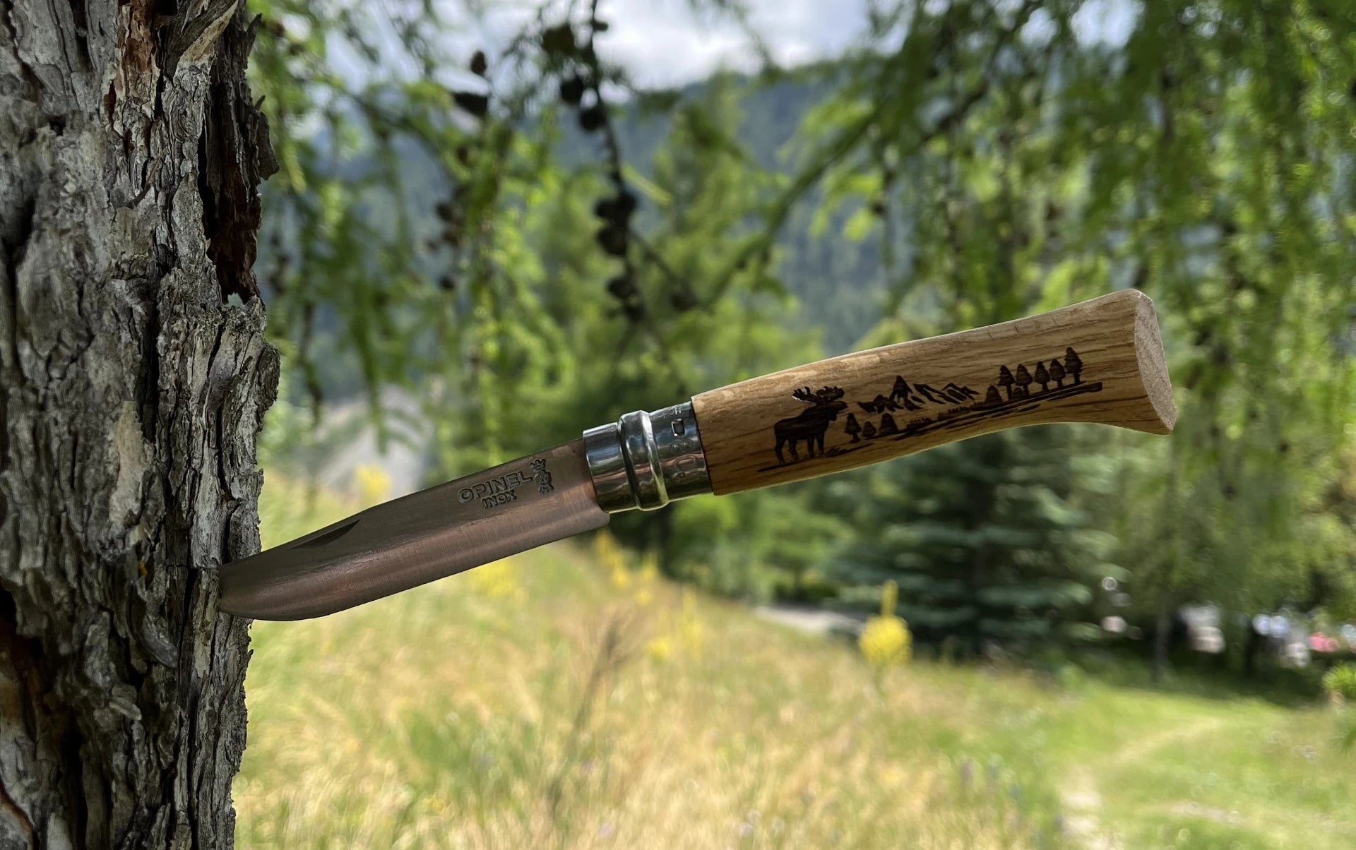 Navaja de Bolsillo Opinel N°08 con Grabado Animalia America Alce