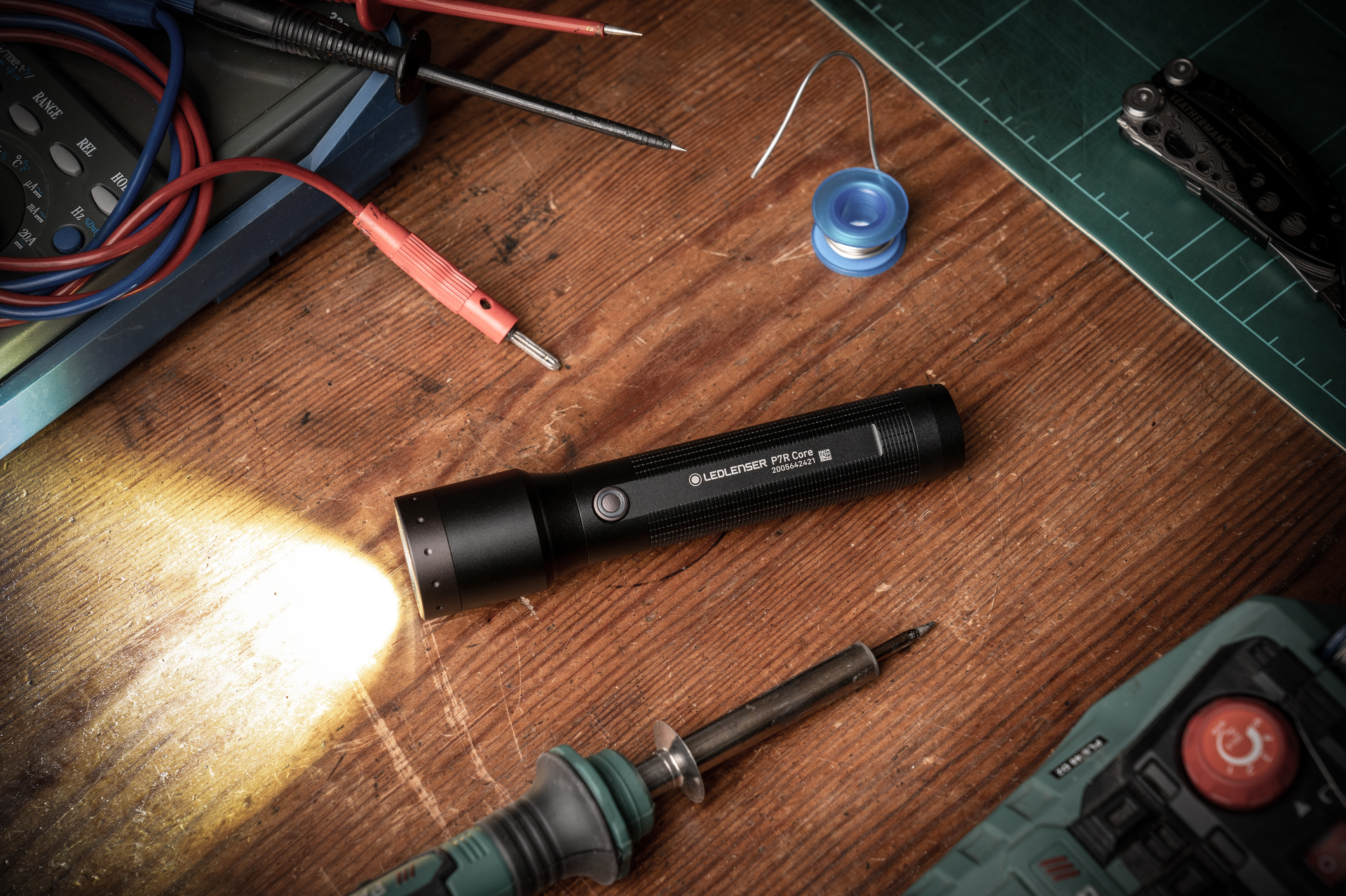 P7R Signature Flashlight