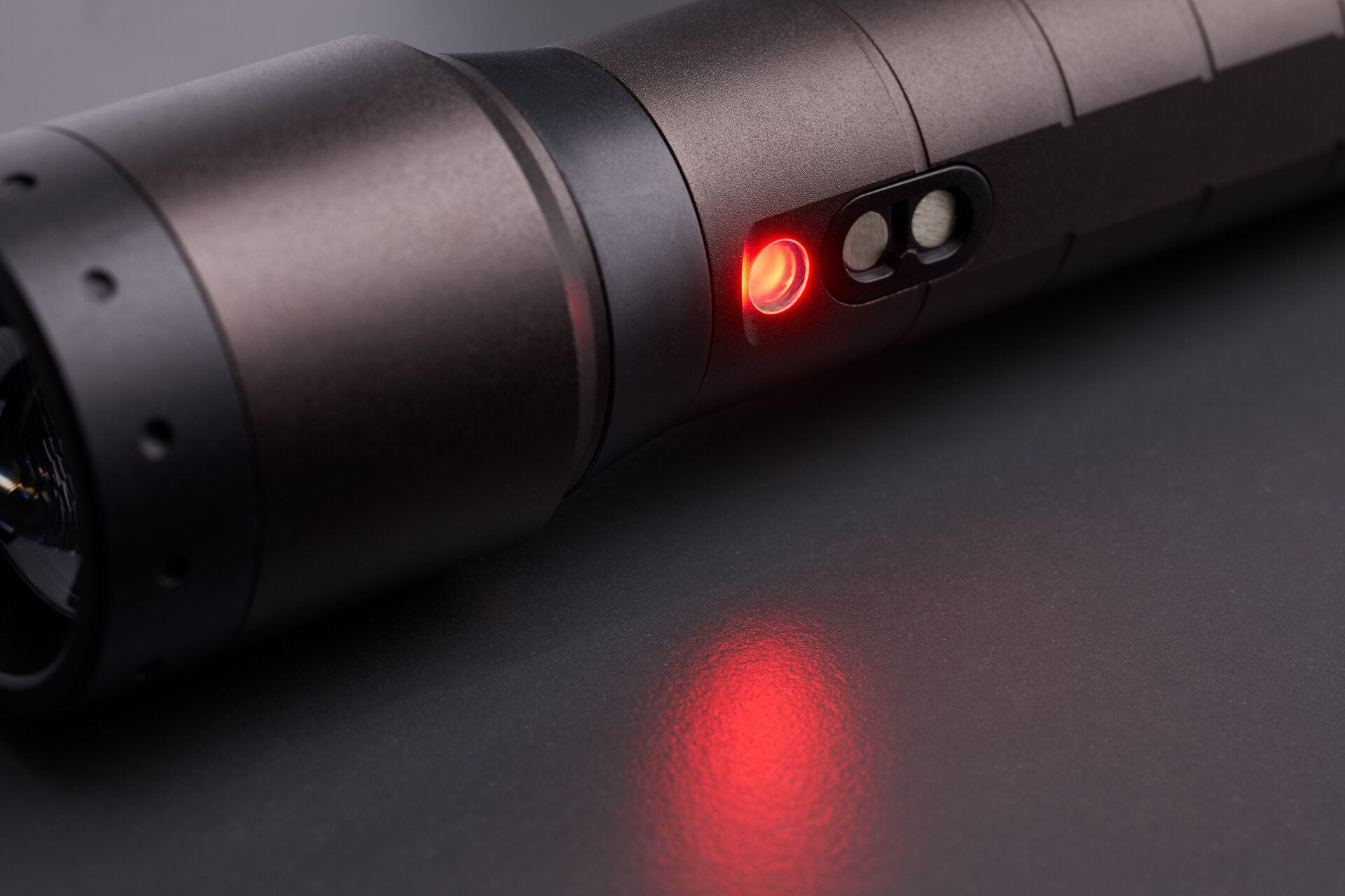 P7R Signature Flashlight