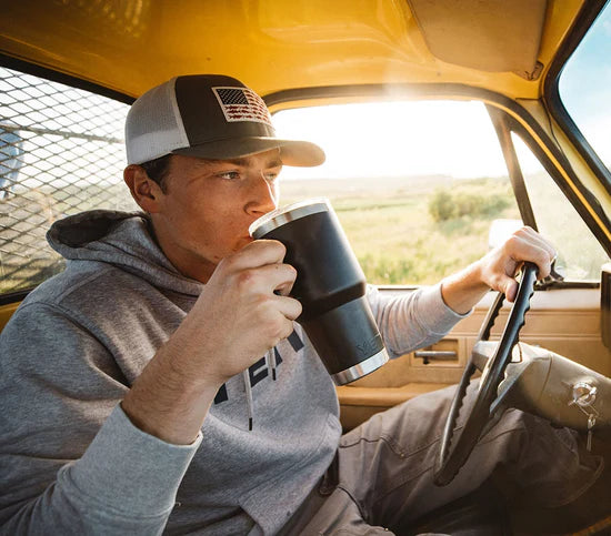 La Taza YETI RAMBLER® con Tapa StrongHold™