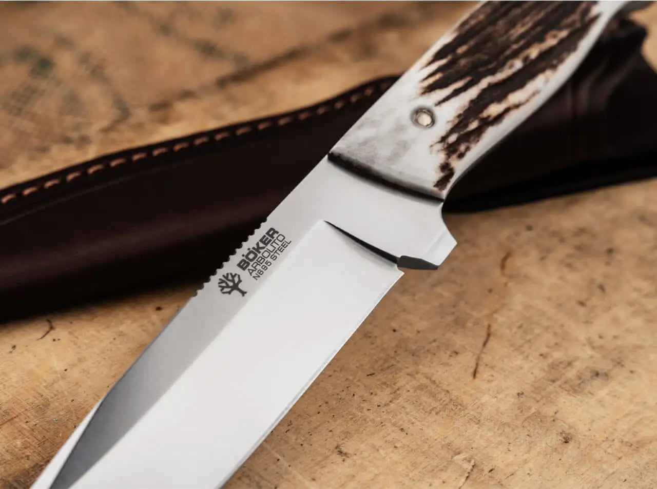Cuchillo de Caza Böker Arbolito Relincho Stag