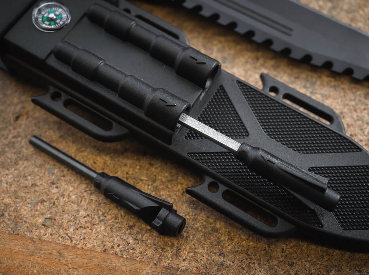 Cuchillo Supervivencia Böker Magnum M-Spec
