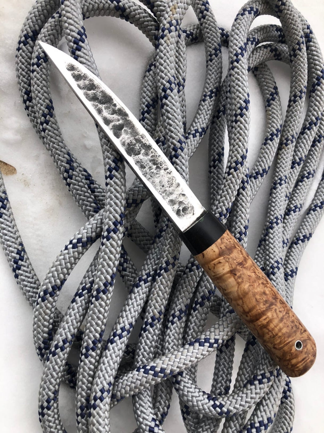 Yakuto Hunting Knife with Artistic Engraving