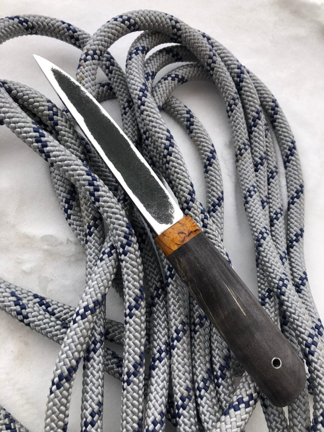 Cuchillo de Caza Yakuto con Grabado Artistico