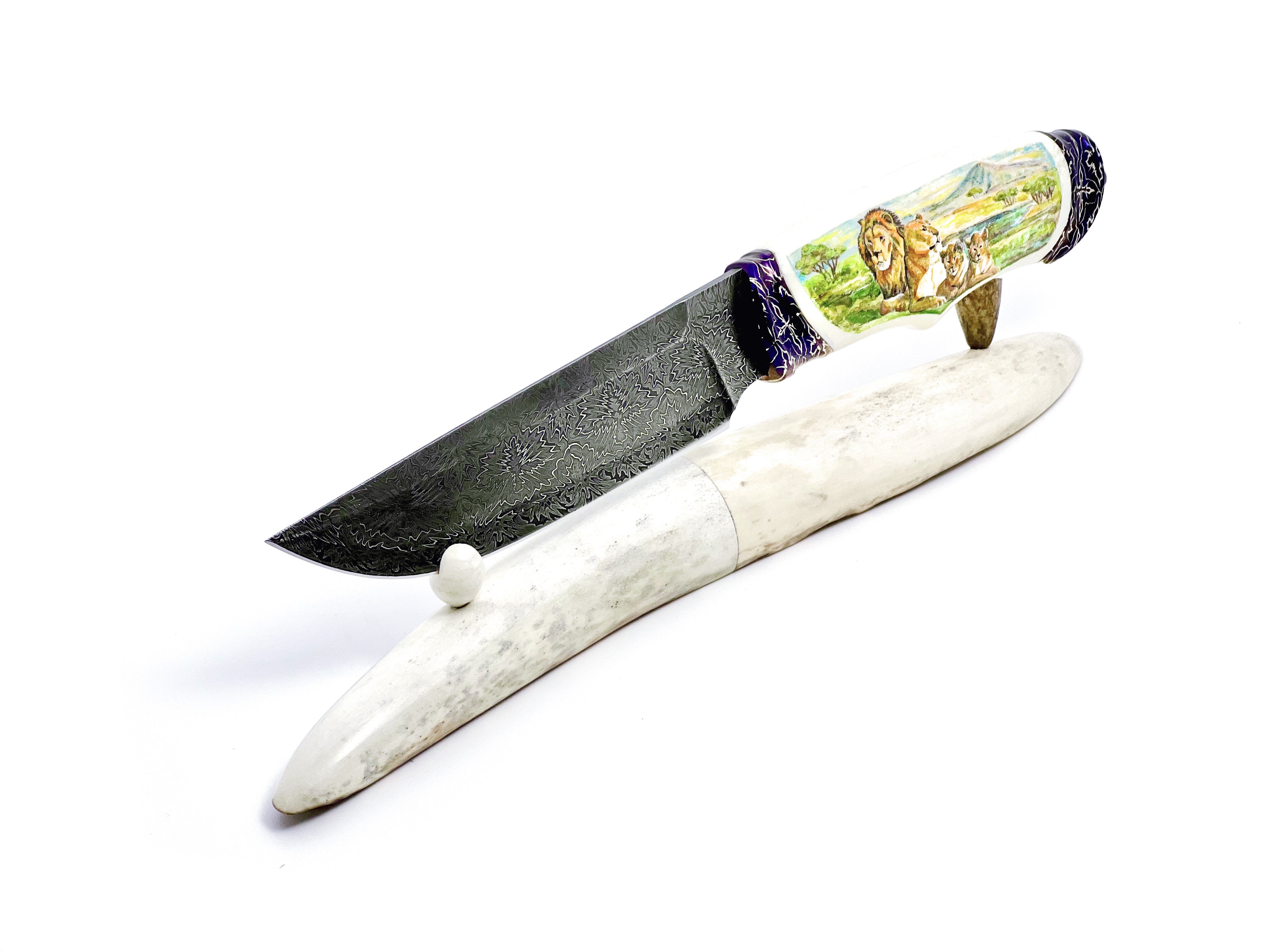 Hunting Knife in Mosaic Damascus Steel and Walrus Tusk Handle with Scrimshaw