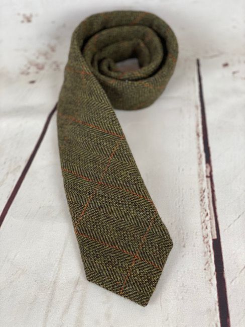 Tweed tie